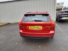 Volvo V60 D4 Momentum Plus - U149853