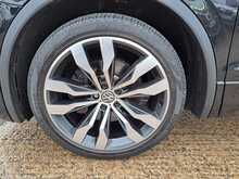 Volkswagen Tiguan TSI BlueMotion Tech R-Line - U149998