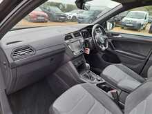 Volkswagen Tiguan TSI BlueMotion Tech R-Line - U149998