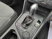 Volkswagen Tiguan TSI BlueMotion Tech R-Line - U149998
