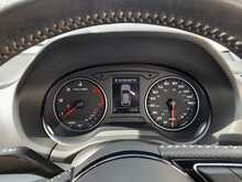 Audi Q2 TDI S line - U150199