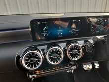 Mercedes-Benz A Class A250e AMG Line Edition - U150219