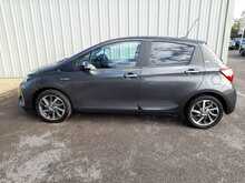 Toyota Yaris VVT-h Y20 Bi-tone - U150259