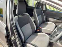 Toyota Yaris VVT-h Y20 Bi-tone - U150259