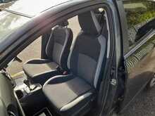 Toyota Yaris VVT-h Y20 Bi-tone - U150259