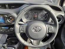 Toyota Yaris VVT-h Y20 Bi-tone - U150259