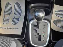 Toyota Yaris VVT-h Y20 Bi-tone - U150259