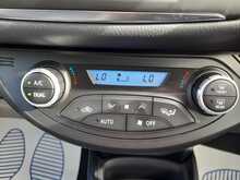 Toyota Yaris VVT-h Y20 Bi-tone - U150259