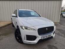 Jaguar F-PACE D180 Chequered Flag - U150318