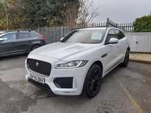 Jaguar F-PACE D180 Chequered Flag - U150318