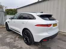Jaguar F-PACE D180 Chequered Flag - U150318