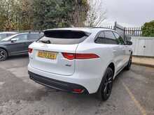 Jaguar F-PACE D180 Chequered Flag - U150318