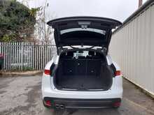 Jaguar F-PACE D180 Chequered Flag - U150318