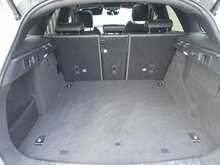 Jaguar F-PACE D180 Chequered Flag - U150318