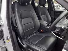 Jaguar F-PACE D180 Chequered Flag - U150318