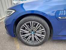 BMW 3 Series 330e M Sport - U150321