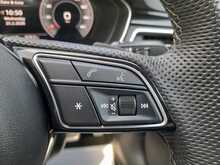 Audi A4 TFSI S line - U150340