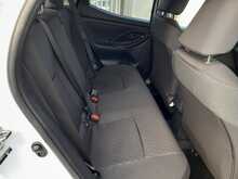 Toyota Yaris VVT-h Design - U150413