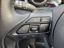 Toyota Yaris VVT-h Design - U150413