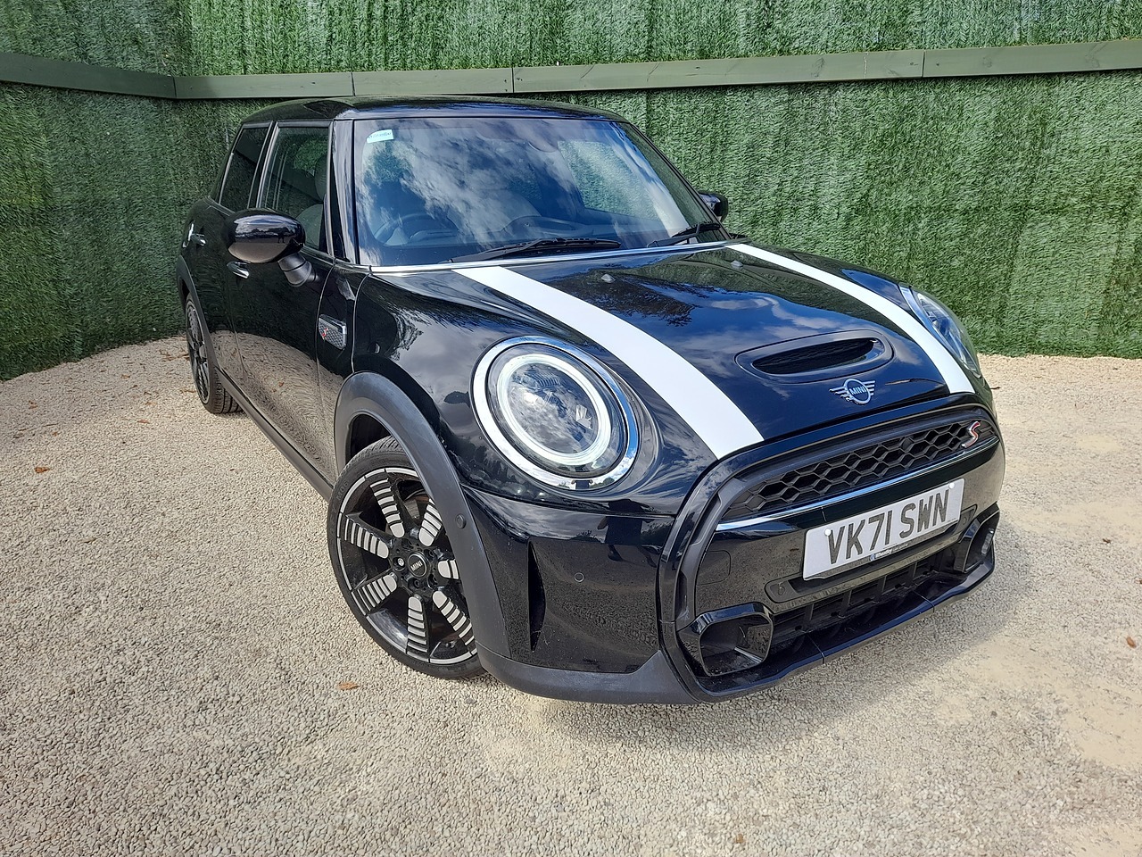 Mini Hatch 2021