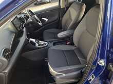 Toyota Yaris VVT-h Design - U150503