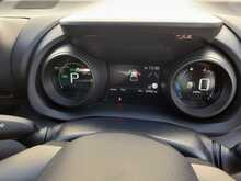 Toyota Yaris VVT-h Design - U150503