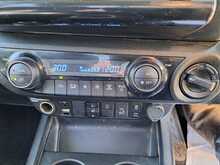 Toyota Hilux D-4D Invincible - U150521