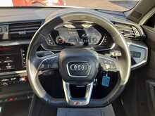 Audi Q3 TFSI S line - U150536