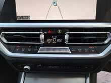 BMW 3 Series 330e M Sport - U150543