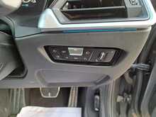 BMW 3 Series 330e M Sport - U150543