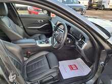 BMW 3 Series 330e M Sport - U150543