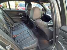 BMW 3 Series 330e M Sport - U150543