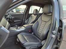 BMW 3 Series 330e M Sport - U150543