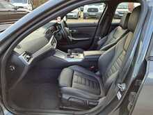 BMW 3 Series 330e M Sport - U150543