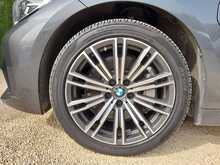 BMW 3 Series 330e M Sport - U150543