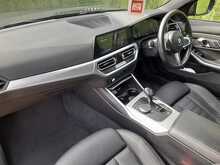 BMW 3 Series 330e M Sport - U150543