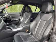 BMW 3 Series 330e M Sport - U150543
