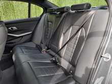 BMW 3 Series 330e M Sport - U150543