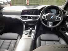 BMW 3 Series 330e M Sport - U150543