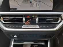 BMW 3 Series 330e M Sport - U150543