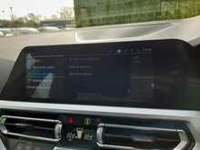 BMW 3 Series 330e M Sport - U150543