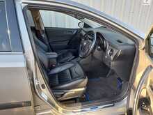 Toyota Auris VVT-h GB25 - U150548