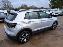 Volkswagen T-Cross TSI SE - U150549
