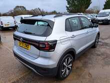 Volkswagen T-Cross TSI SE - U150549