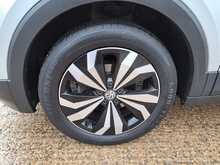 Volkswagen T-Cross TSI SE - U150549