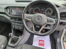 Volkswagen T-Cross TSI SE - U150549