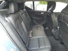 Volvo XC40 B3 MHEV Plus - U150555