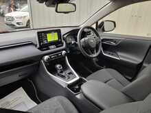 Toyota RAV4 VVT-h Design - U150556
