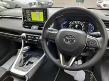 Toyota RAV4 VVT-h Design - U150556