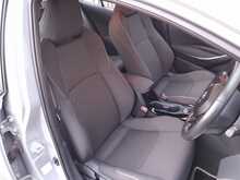 Toyota Corolla VVT-h Icon Tech - U150566